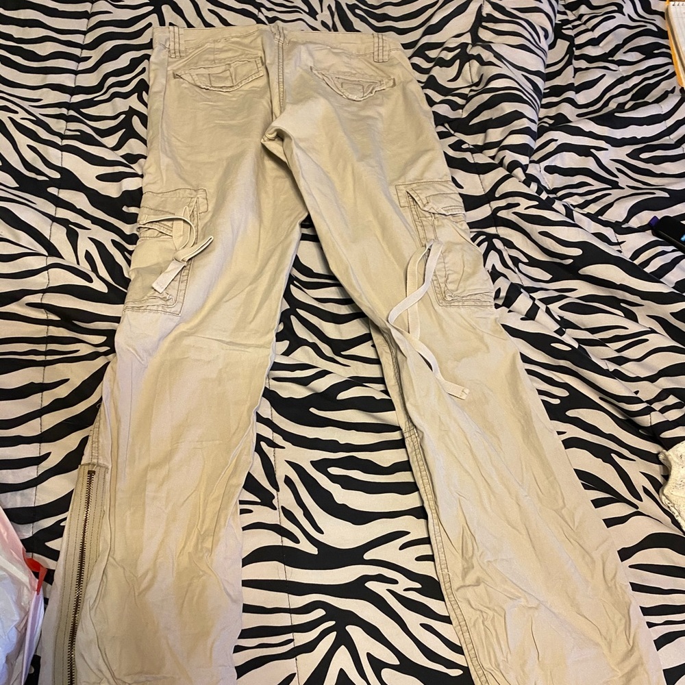 American Eagle cargo khakis